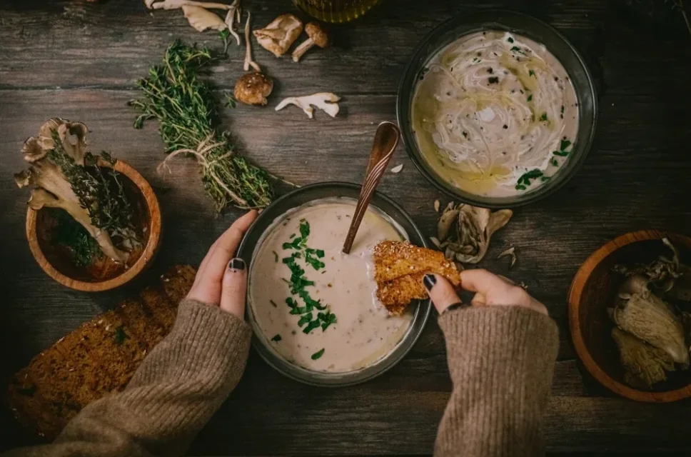 Creamy Mushroom Soup (Vegan)